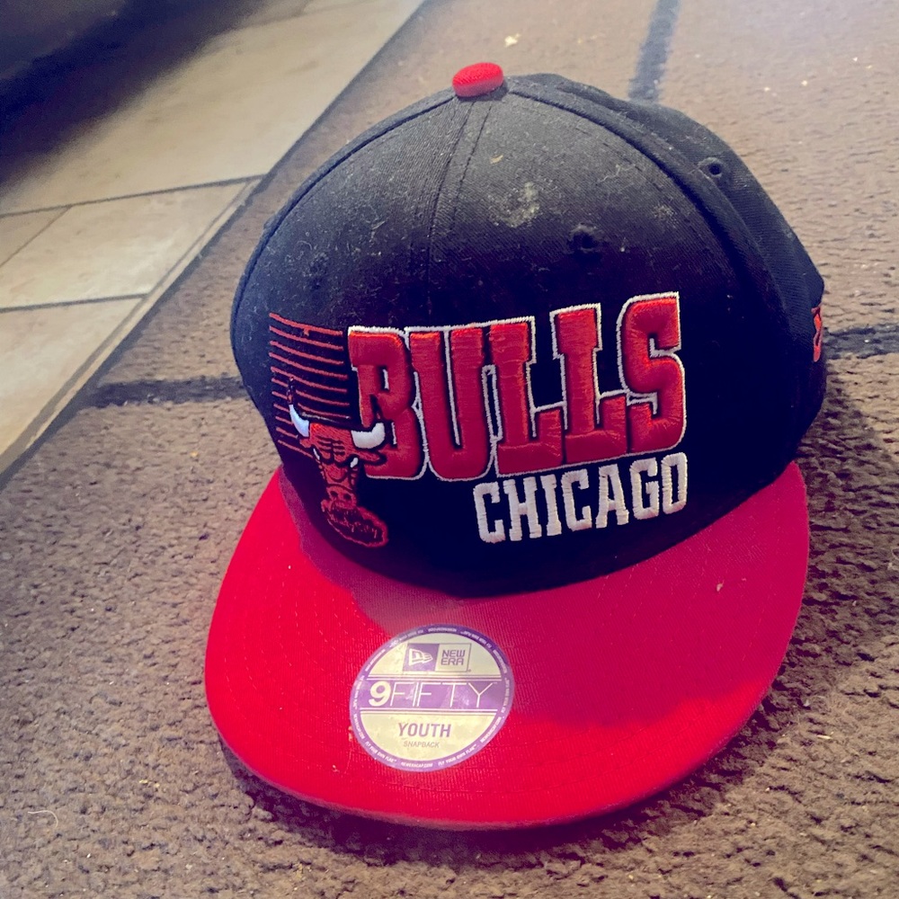 YOUTH- Fitted Cap- Chicago Bulls